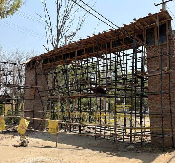 Bus service on route 916 has been suspended for three months due to construction work in Korali village.