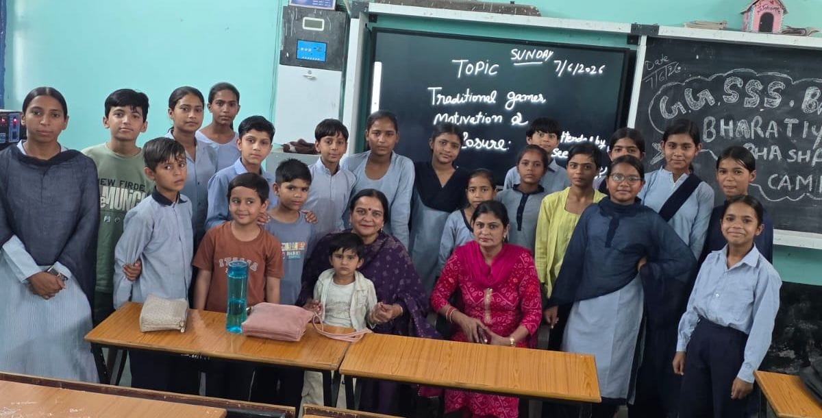 Students showcased their talent in poetry, storytelling, calligraphy, and cultural activities.
