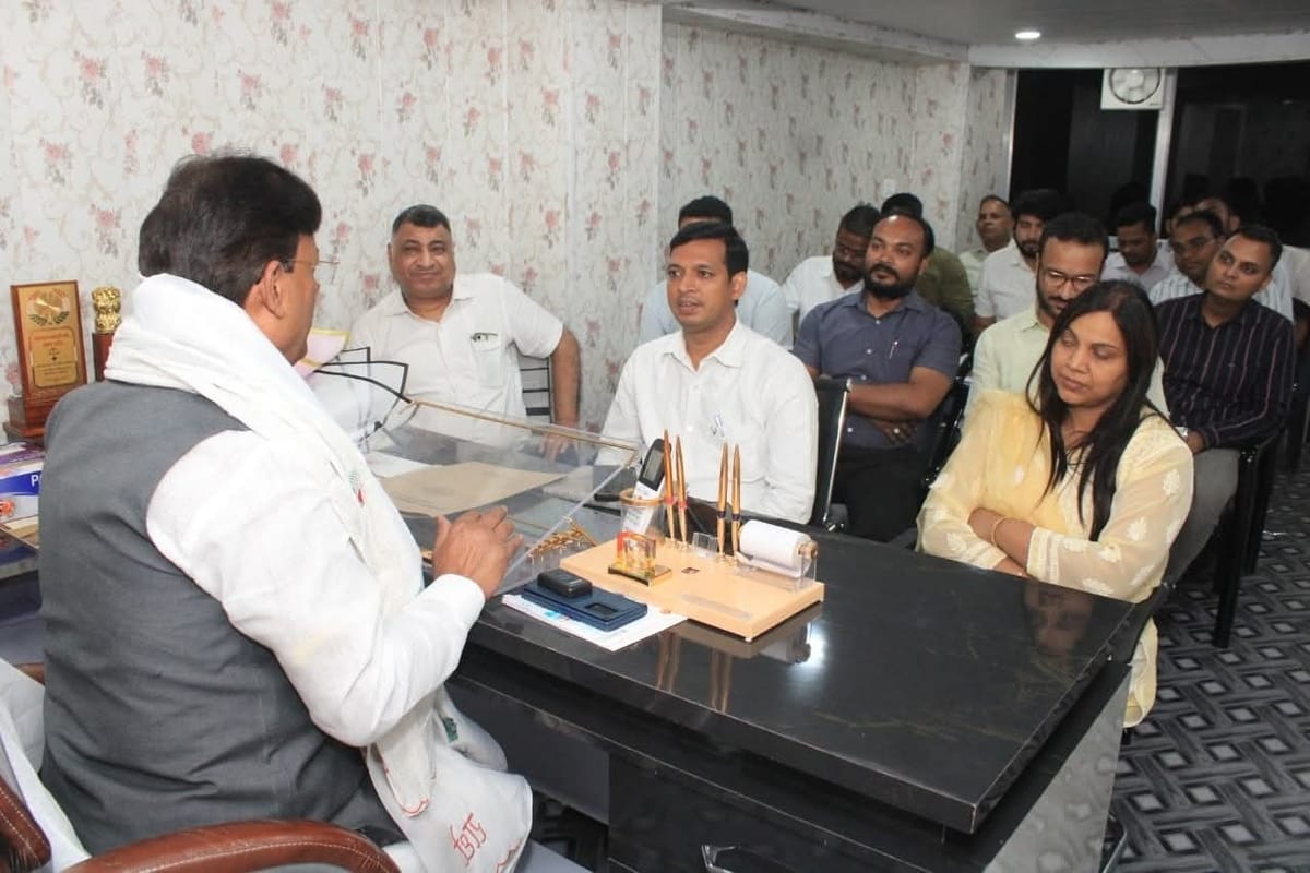 Lucknow News: कटौती की शिकायतों पर विधायक हुए सख्त