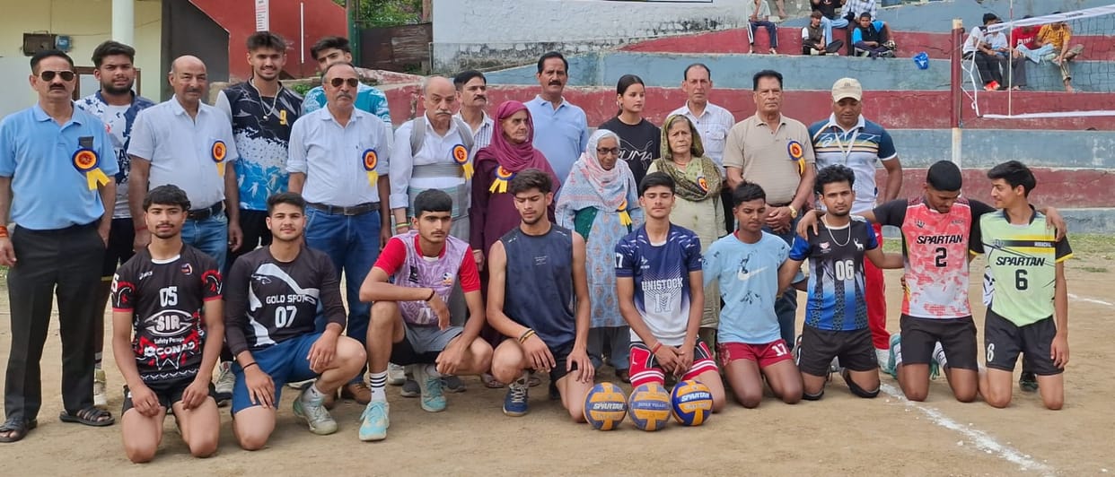 Noorpur team won the volleyball competition