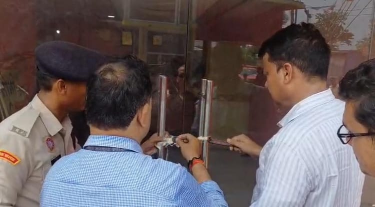 Bihar: प्रसाद अस्पताल अग्निकांड के बाद बड़ा एक्शन! 25 अस्पताल सील, 50 से अधिक को नोटिस; मचा हड़कंप