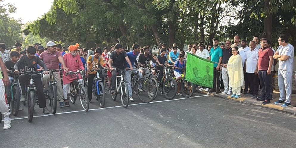 Message of staying healthy given through cycle rally