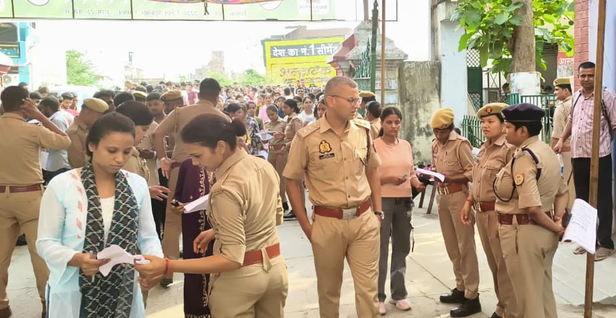 From Plassey to the Constitution, minds raced; 3,852 candidates tried their luck