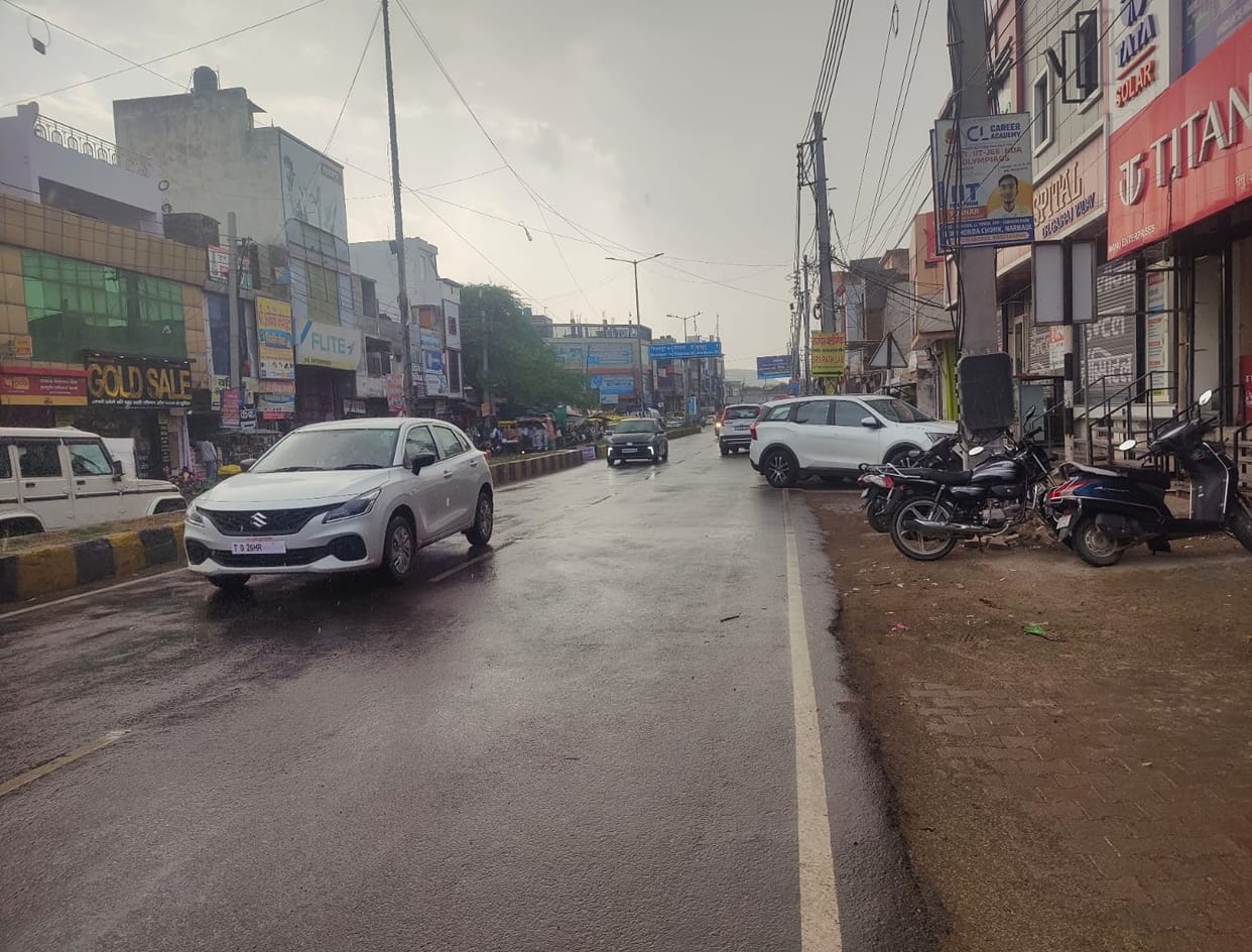 Weather takes a turn: hot days, relief from rain in the evening.