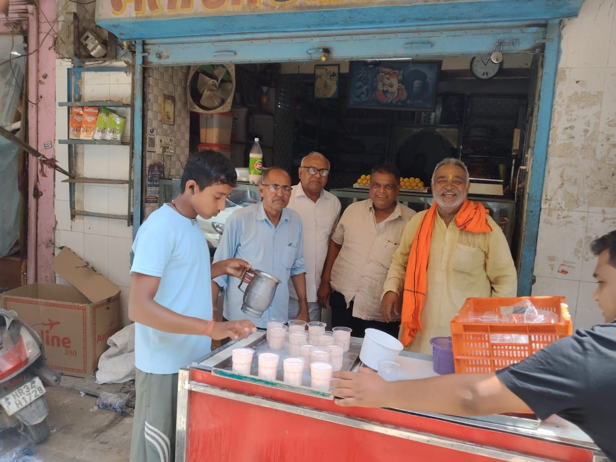 Set up a stall serving cold drinks.