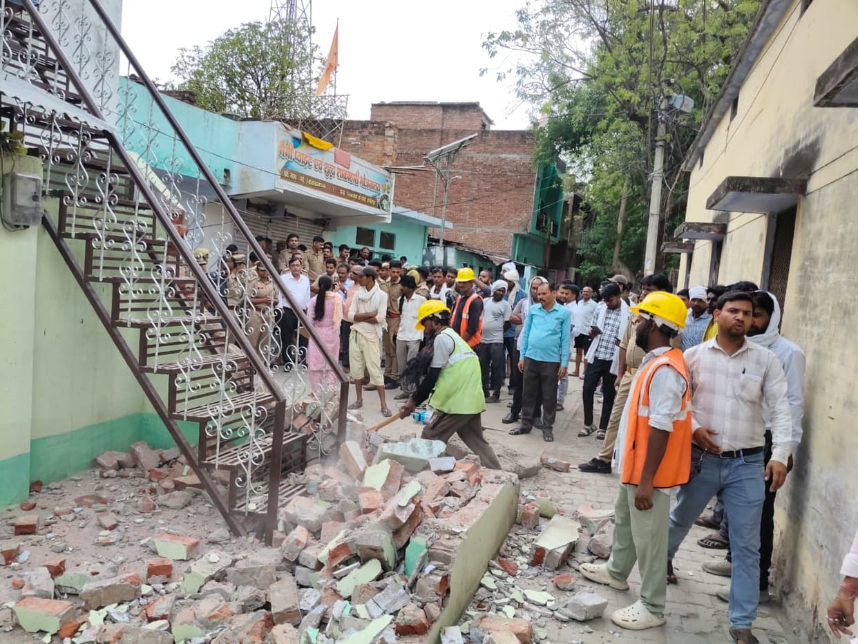 Encroachments removed for drain cleaning, municipal action taken