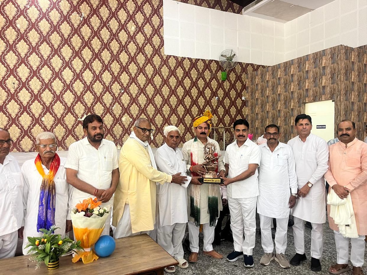 Various topics were discussed in the monthly meeting of Saini Samaj Sabha.