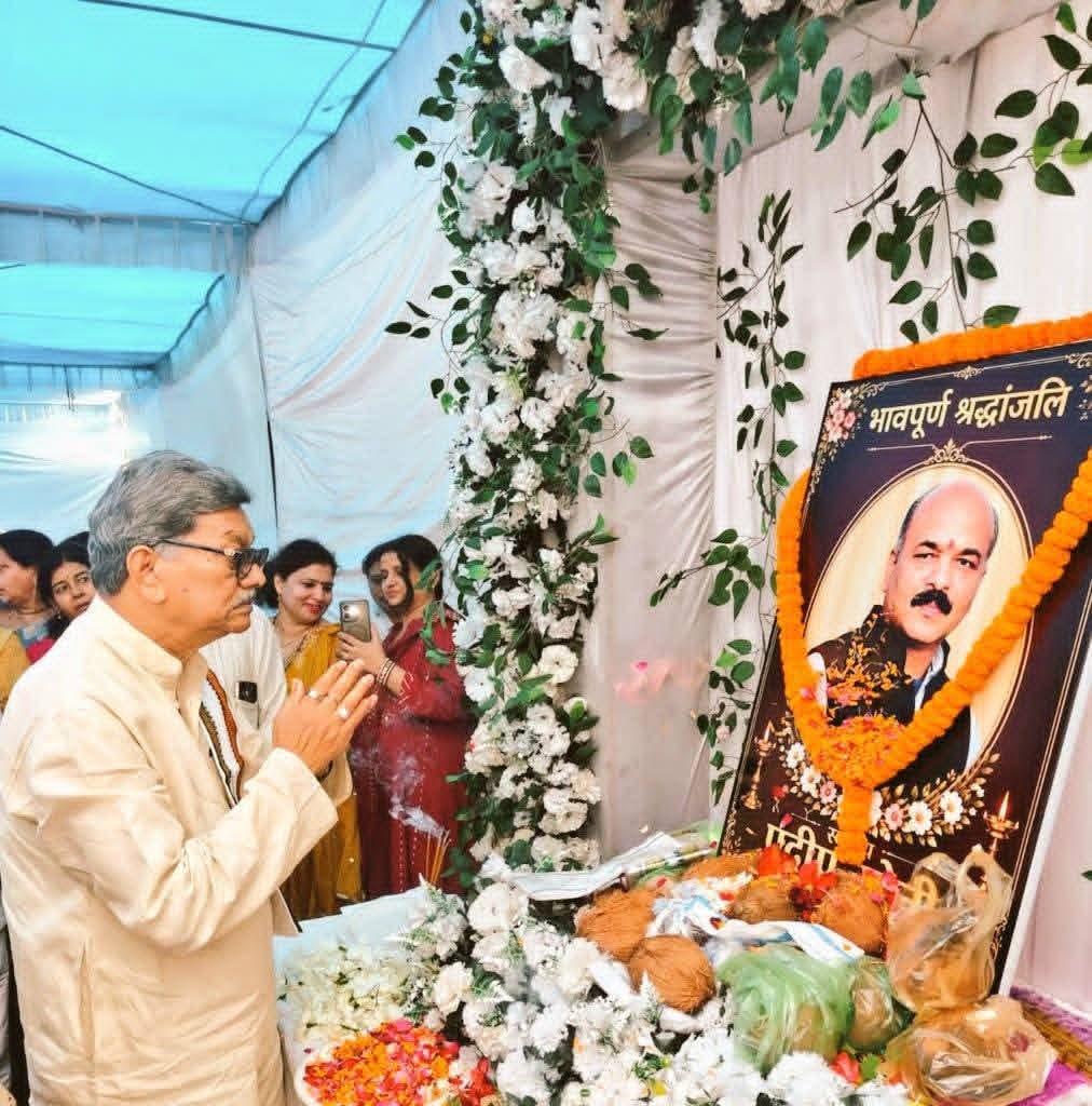 मृतक के परिजनों से मिले महंत