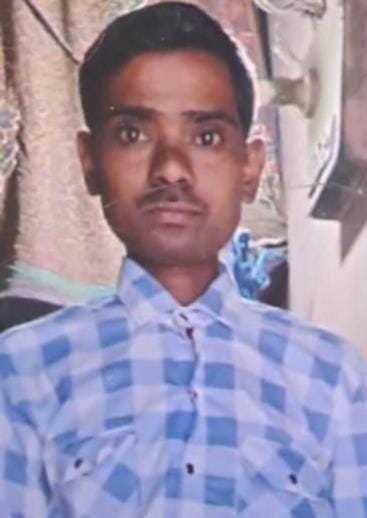 The body of a young man from Prayagraj was found in the garden of Tulsipur.