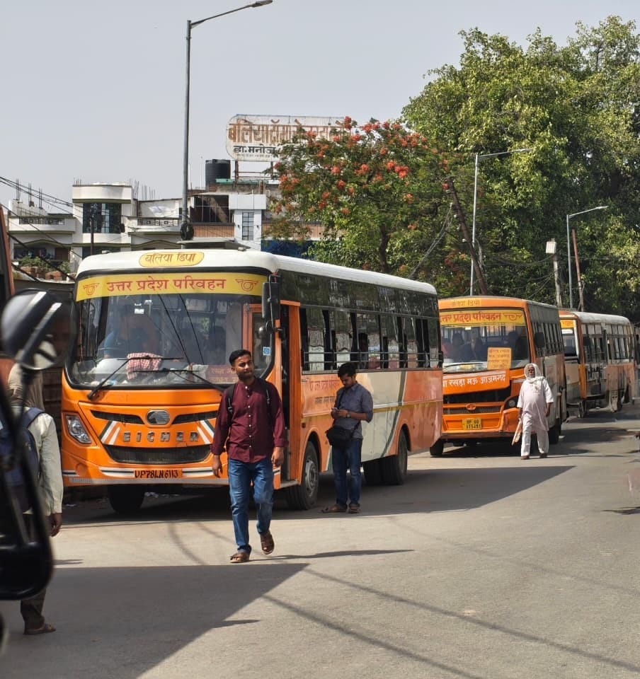 80 roadways buses were deployed to control the crowd.
