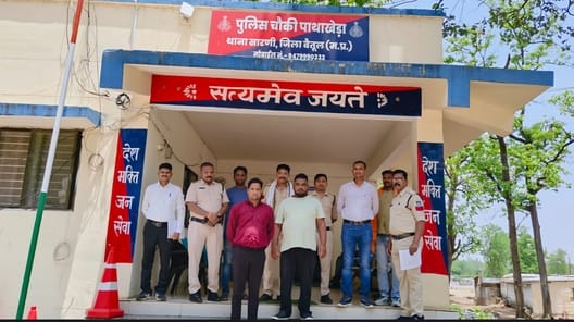 पुलिस की गिरफ्त में आरोपी