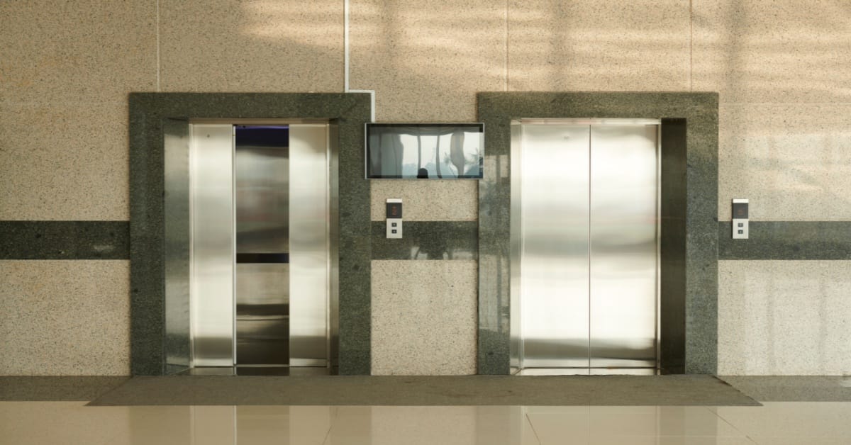 Saraswati Apartment lift gets stuck, allottees stranded for 40 minutes