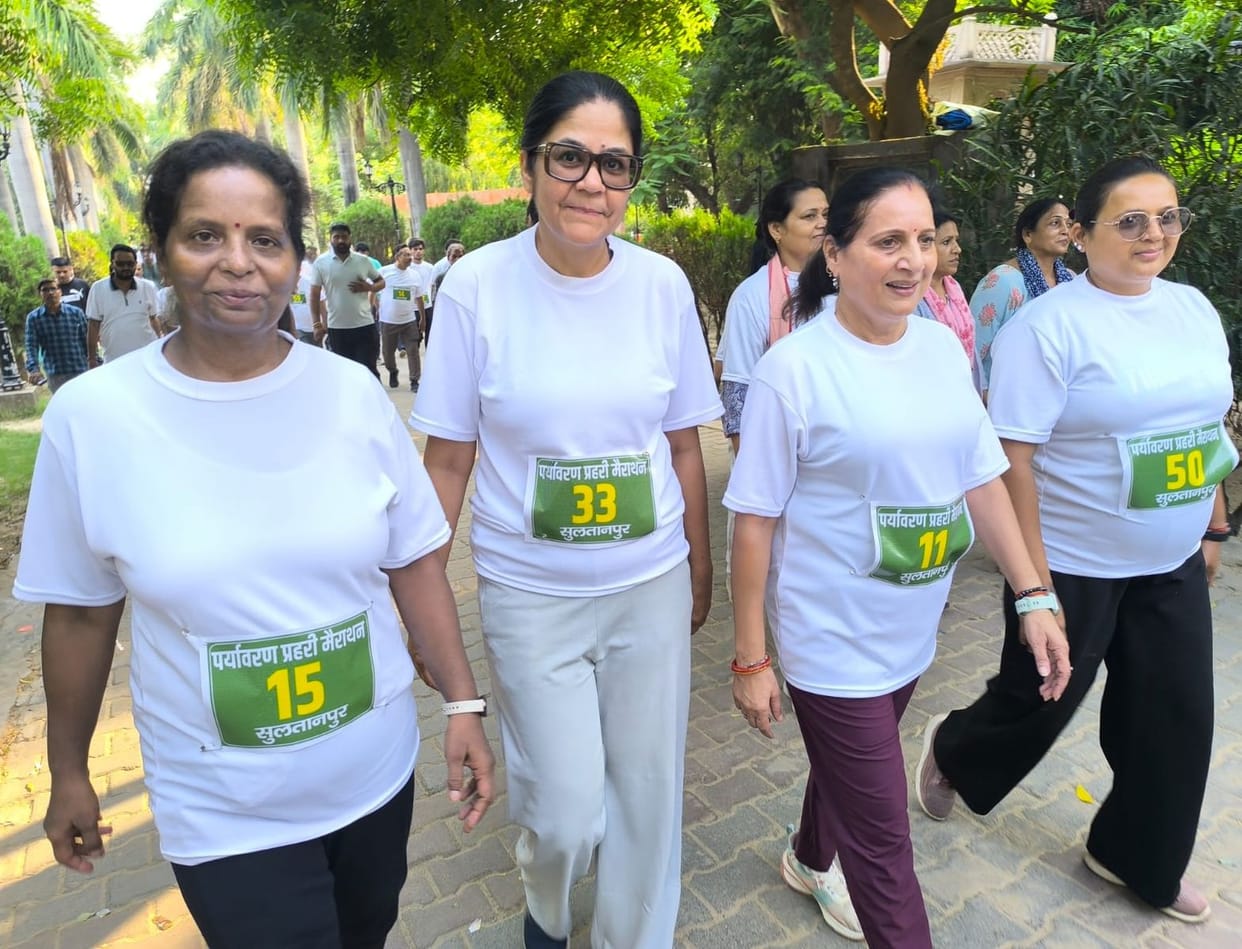 Gave the message of environmental protection by running in the marathon competition