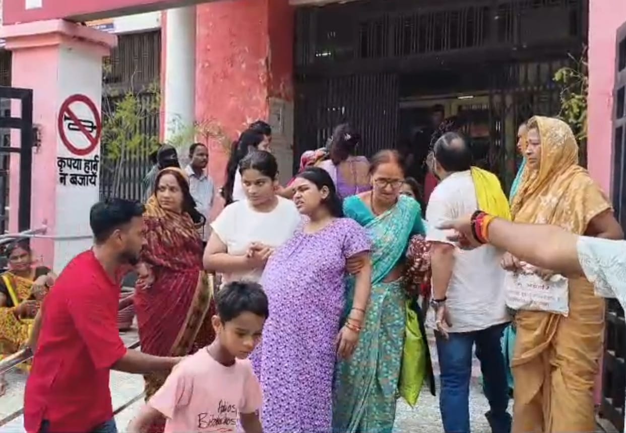 A scuffle broke out between attendants and guards at the women's hospital, and a pregnant woman was discharged