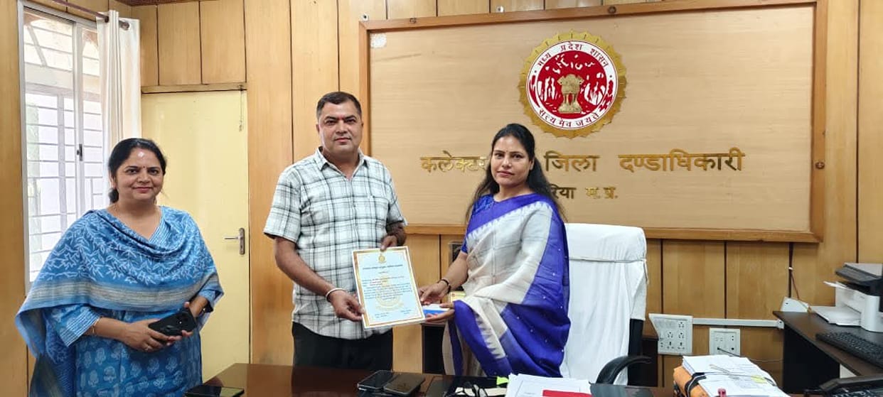 Sarpanch Honored as Raah Veer for Saving SDM s Life