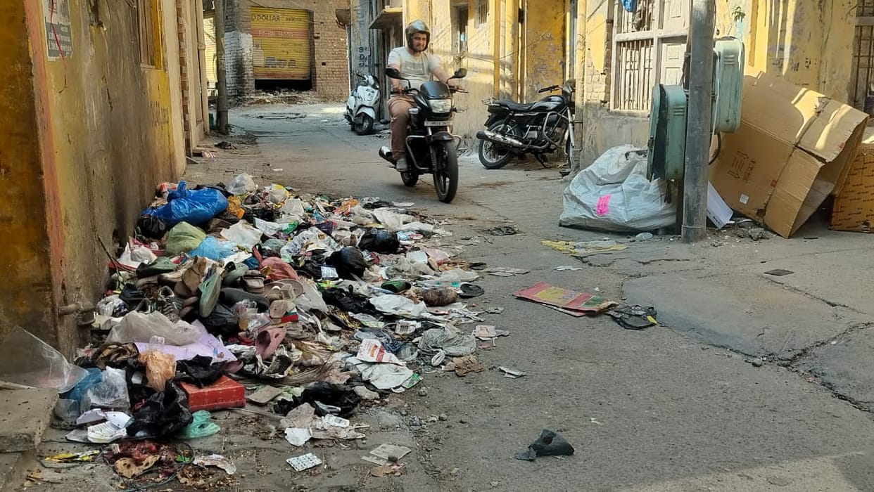 Strike: 400 tons of garbage accumulated in 13 days