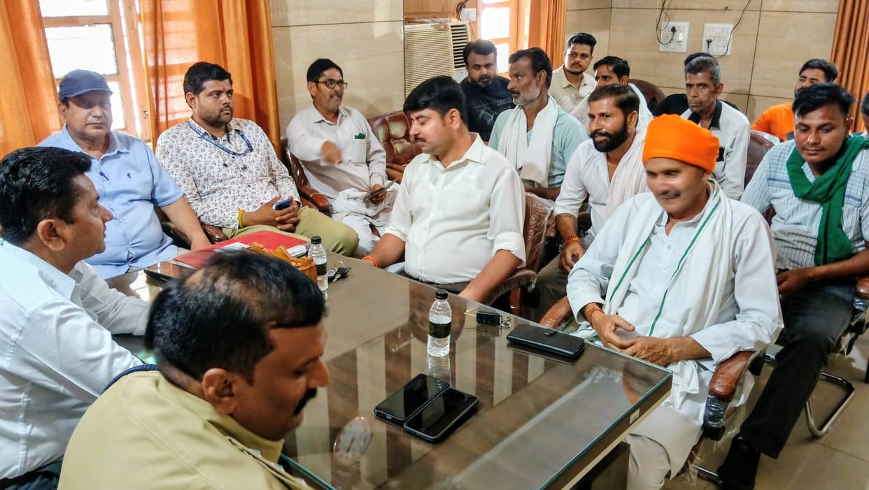 The matter was resolved by holding a meeting with the officials in the toll case.