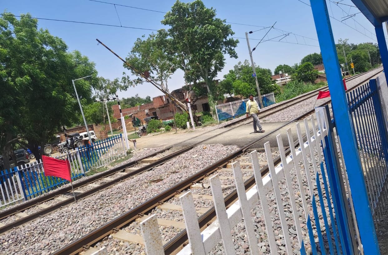 Two railway crossings opened after years of waiting, bringing relief