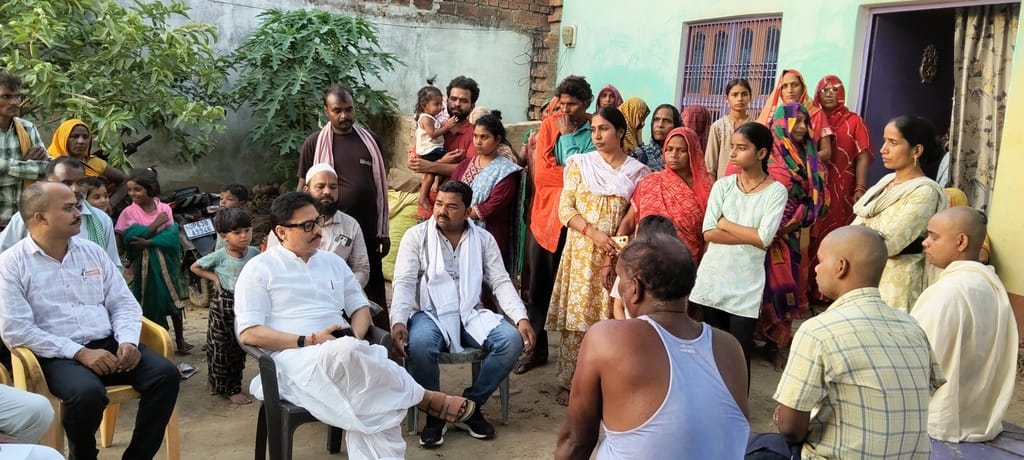 There was chaos as soon as the three bodies arrived, the last rites were performed at Narayanpur Raipuria Ghat.