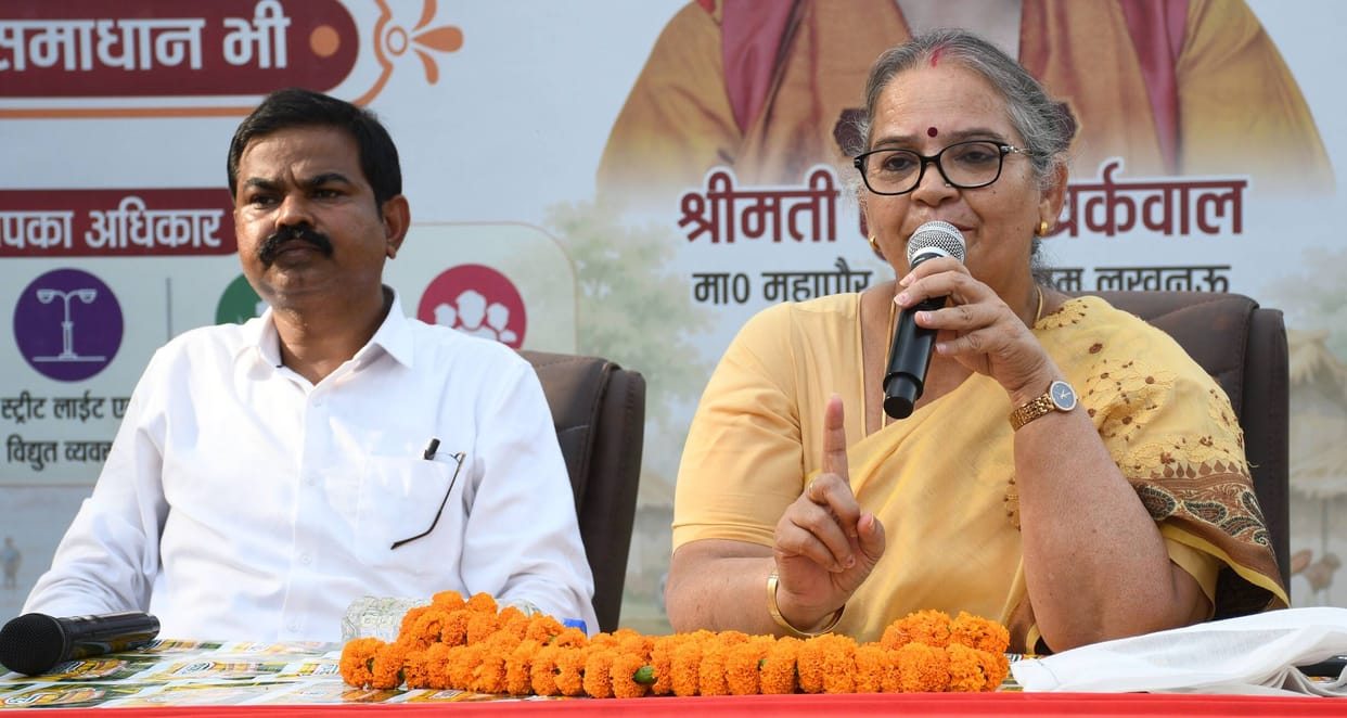 Complaints of garbage collection and encroachment were raised in the Mayor's Chaupal.