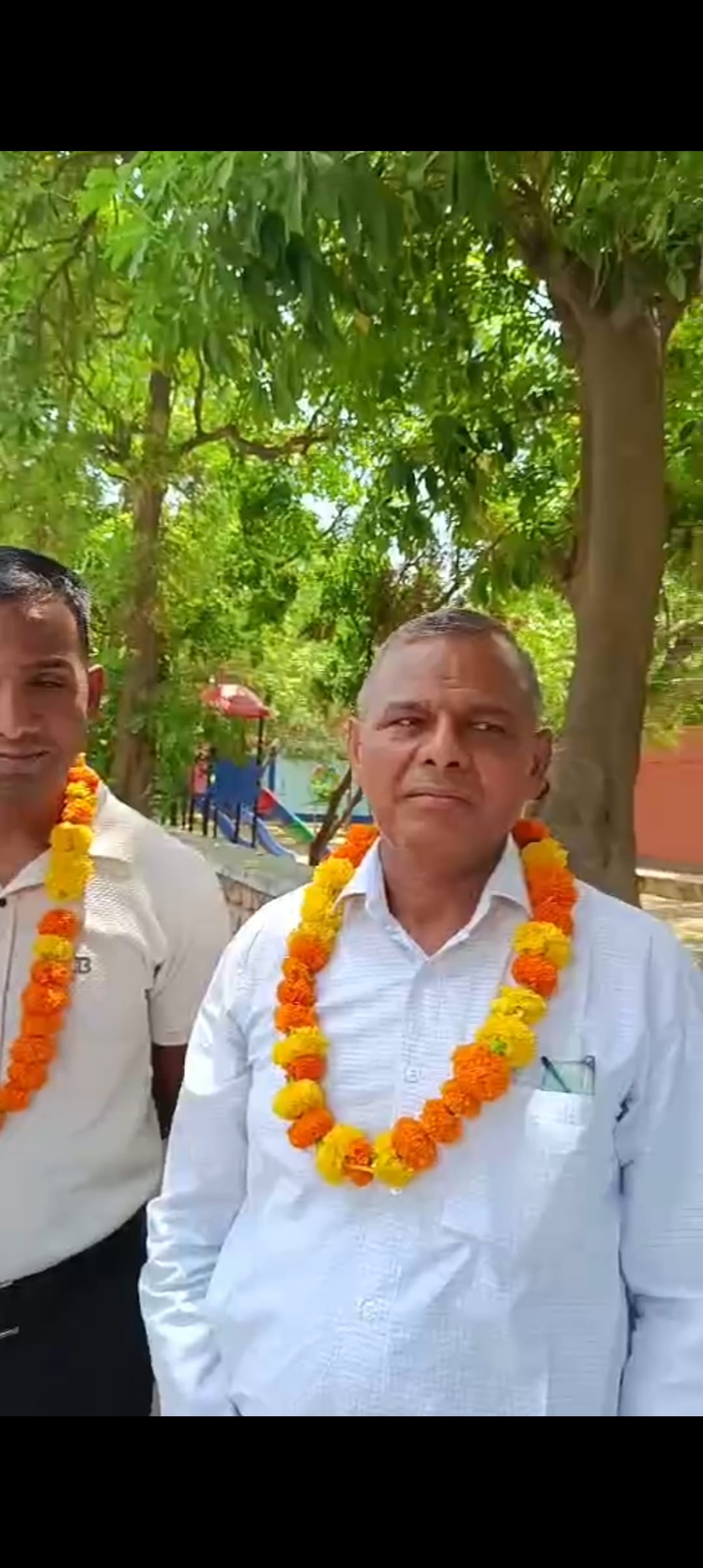 The HSVP team that arrived to remove encroachment was welcomed with garlands.