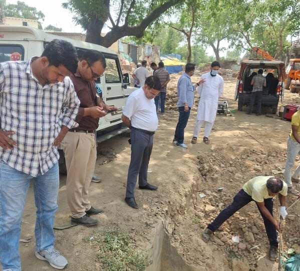 FMDA officials inspected major drains and directed them to expedite cleaning.