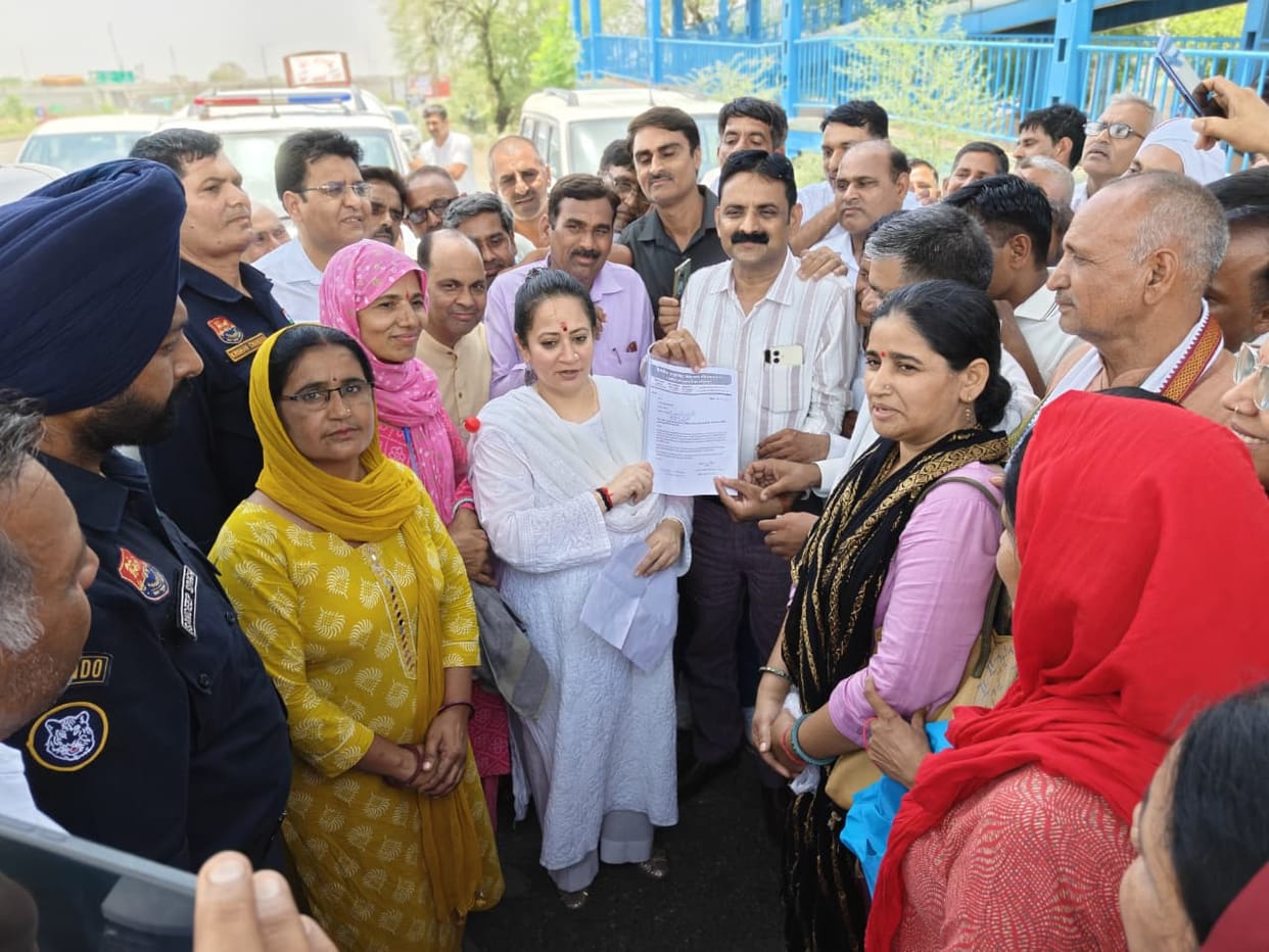 Memorandum submitted demanding regularization of guest teachers.