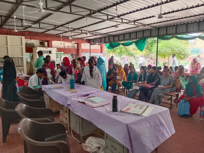 Nursing officers on strike, pregnant women wait in the camp