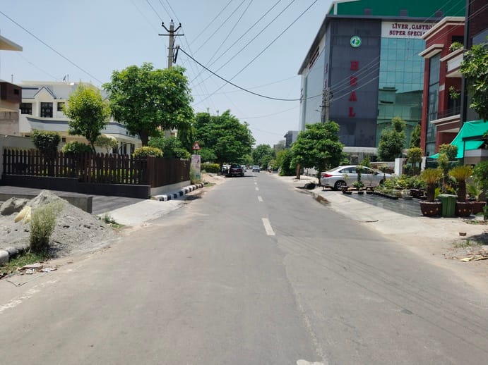 HSVP bulldozer to be used on illegal construction in Sector-3 after June 15