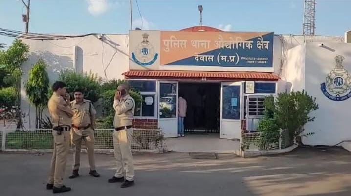 इंस्टाग्राम पर दोस्ती  कर ठगी करने वाला आरोपी गिरफ्तार