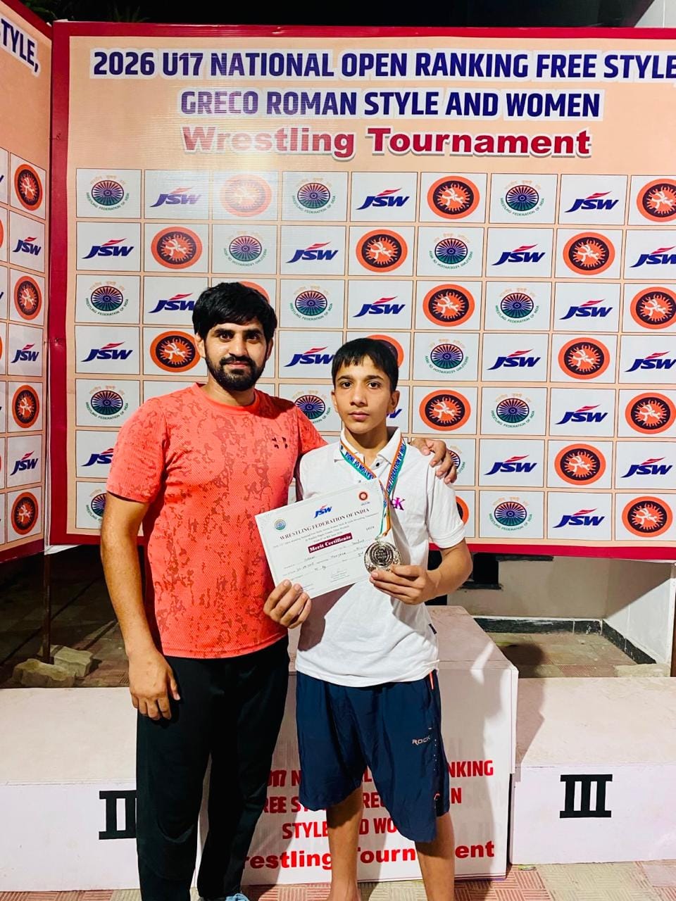 Keshav of Shahpur won silver medal in national wrestling