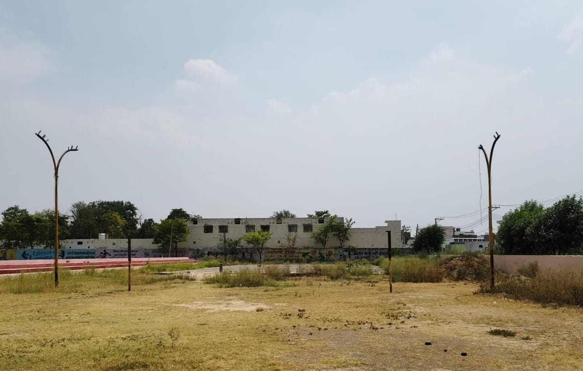 Kaithal News: आठ एकड़ के खेल स्टेडियम में मच्छरों से जूझ रहे खिलाड़ी
