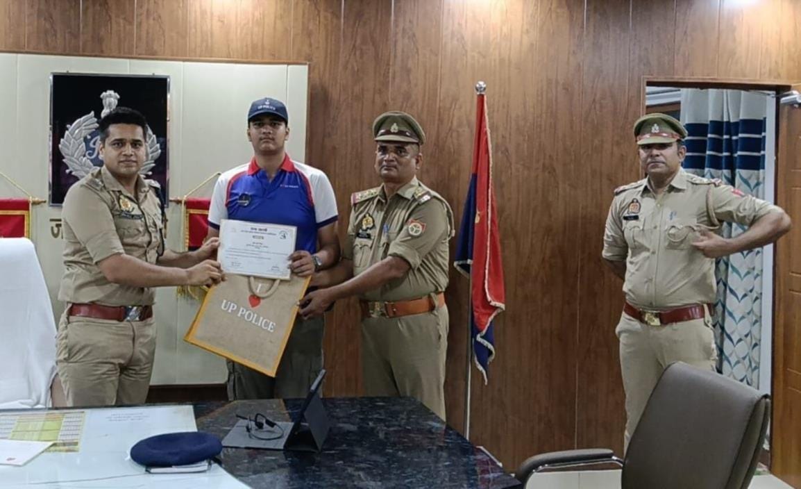 Two meritorious children from police families honoured