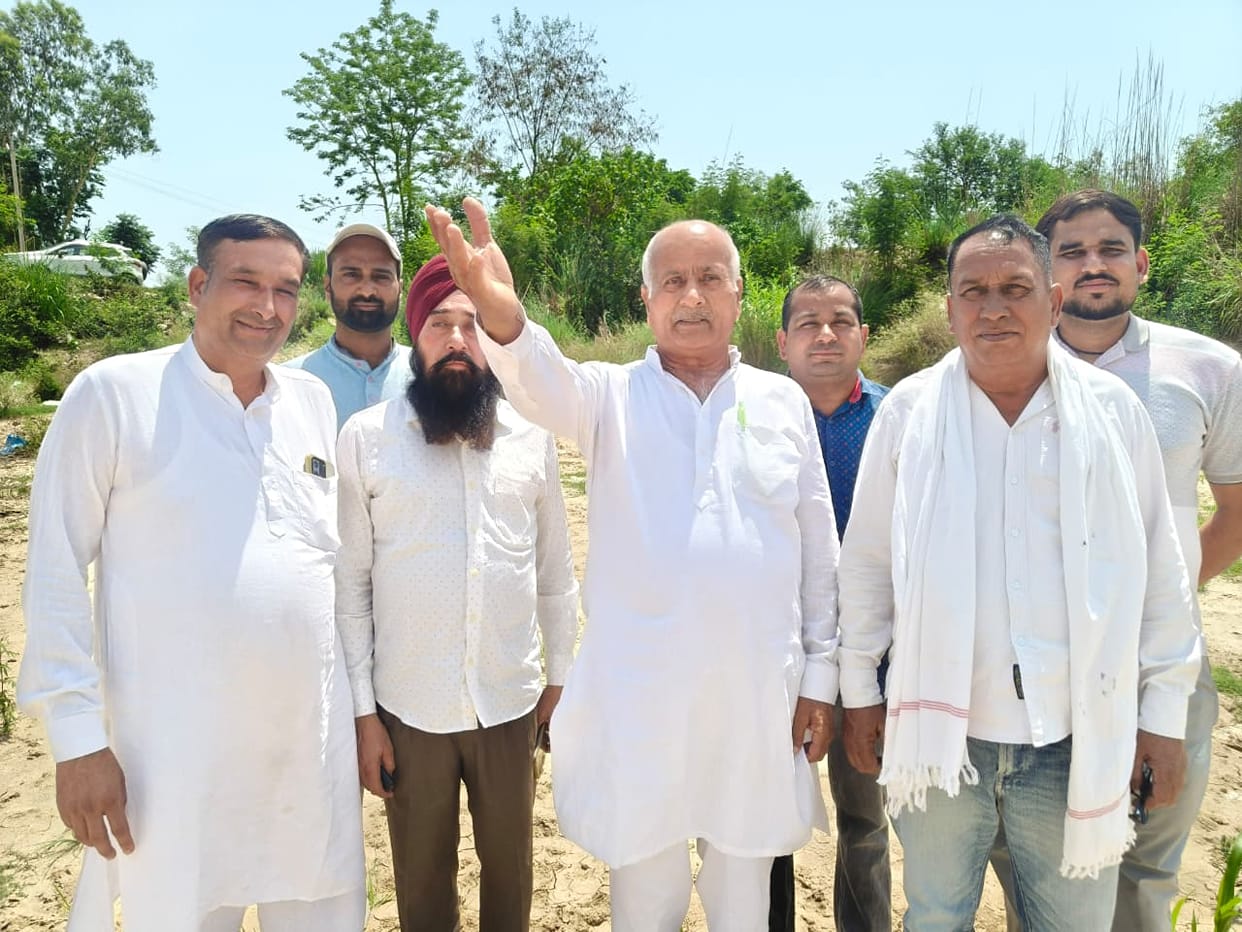 Demand for the implementation of the 'sand belongs to the farm owner' policy