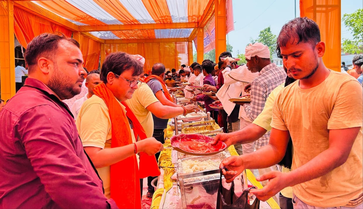 Cheers in temples, food distribution took place everywhere