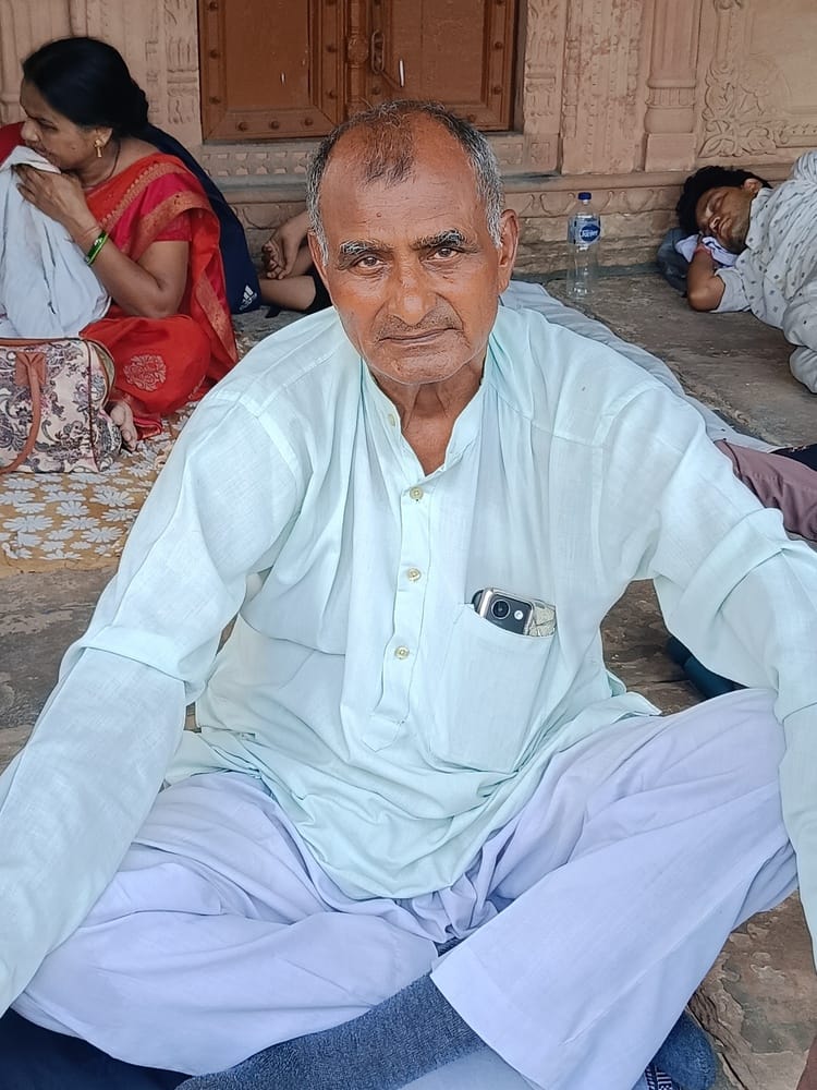 72-year-old grandfather rides 60 km on a bike to take granddaughter to her exam.