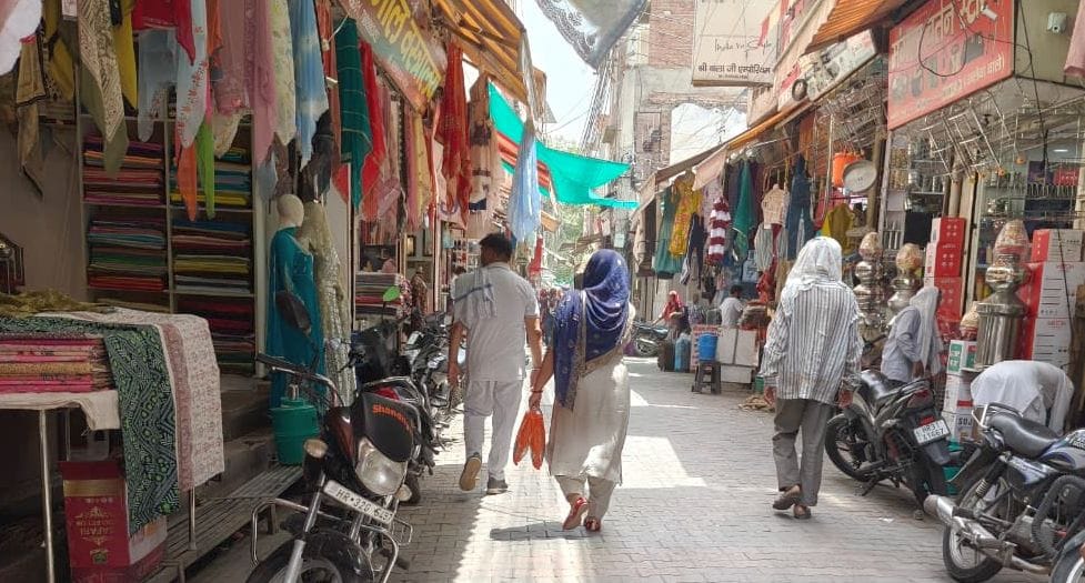 Narrow streets, shops without safety equipment...people's lives at risk