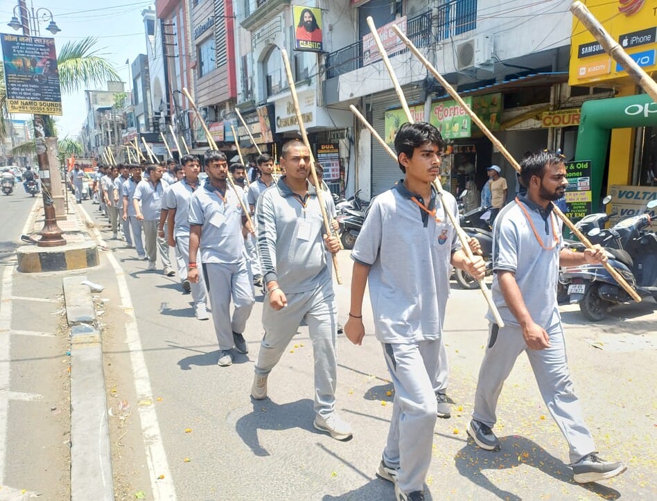 250 activists conveyed a message of patriotism.