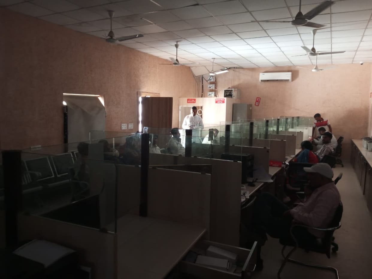 Unannounced power cuts repeatedly disrupt services at Saral Kendra, leaving the public in a state of distress