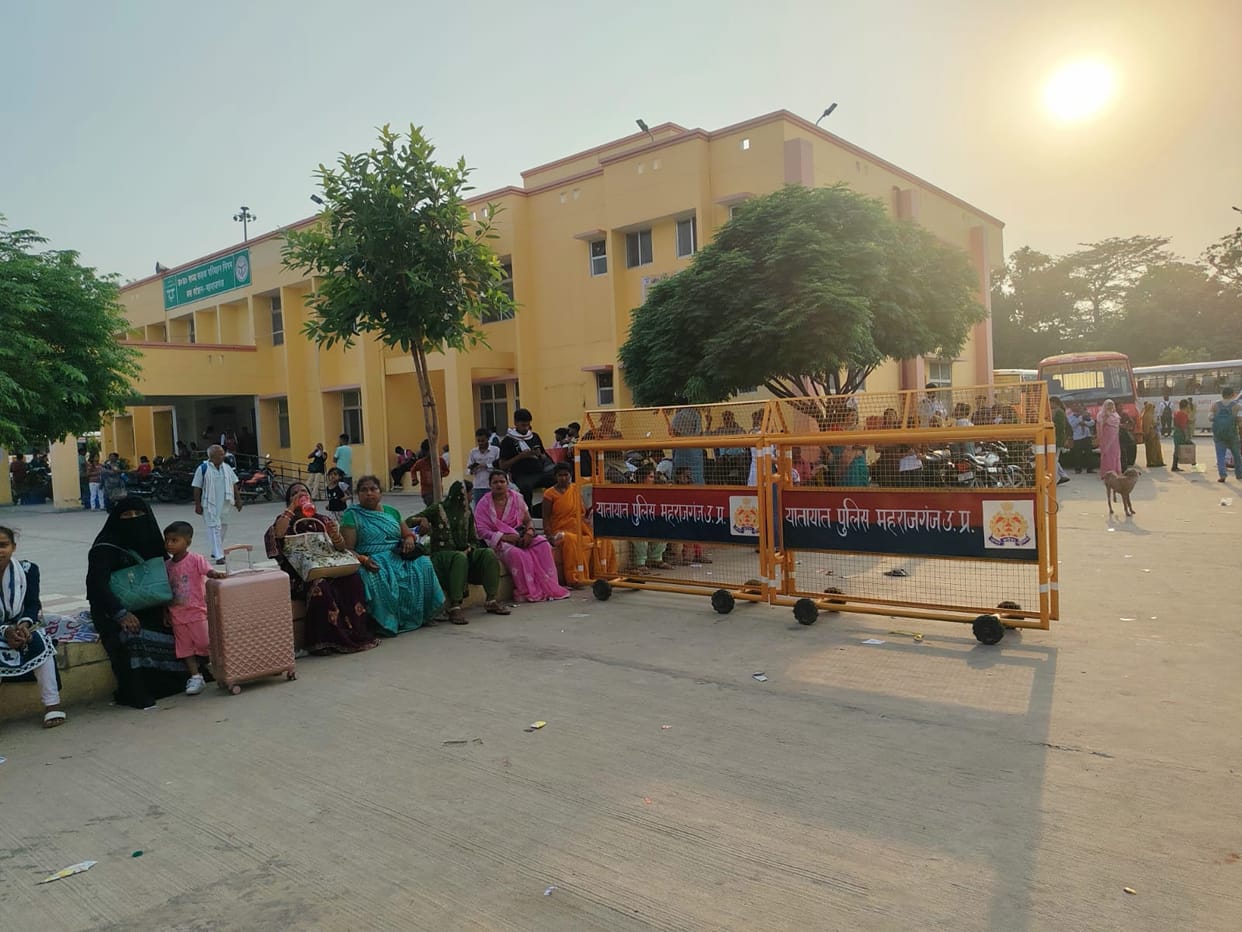 Roadways buses queue up for candidates, passengers wait in queues