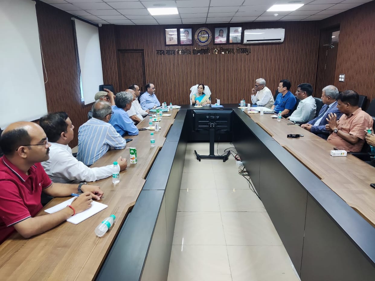Decision to organize the alumni meet on November 21 and 22.