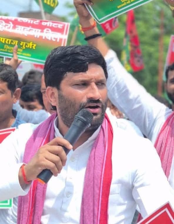FIR against 250 people including SP district president for taking out procession without permission