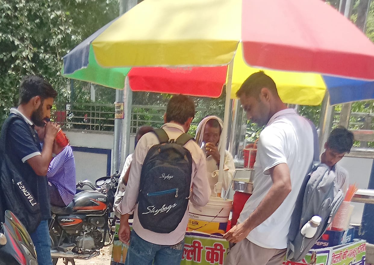 Scorching 43-degree heat adds to the woes; everyone is in distress.Scorching 43-degree heat adds to the woes; everyone is in distress.