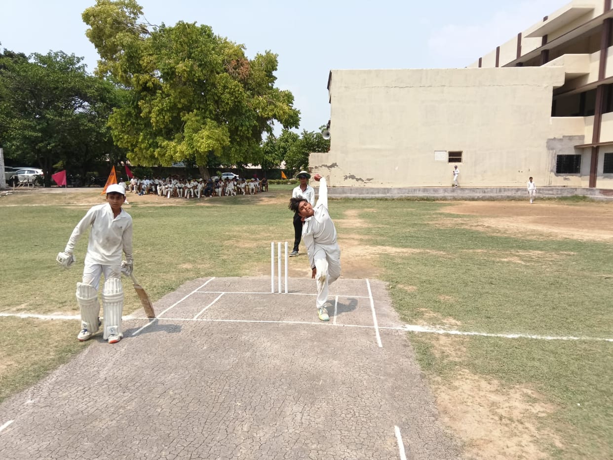 YU YDS Hapur defeated Greenfield by nine wickets.