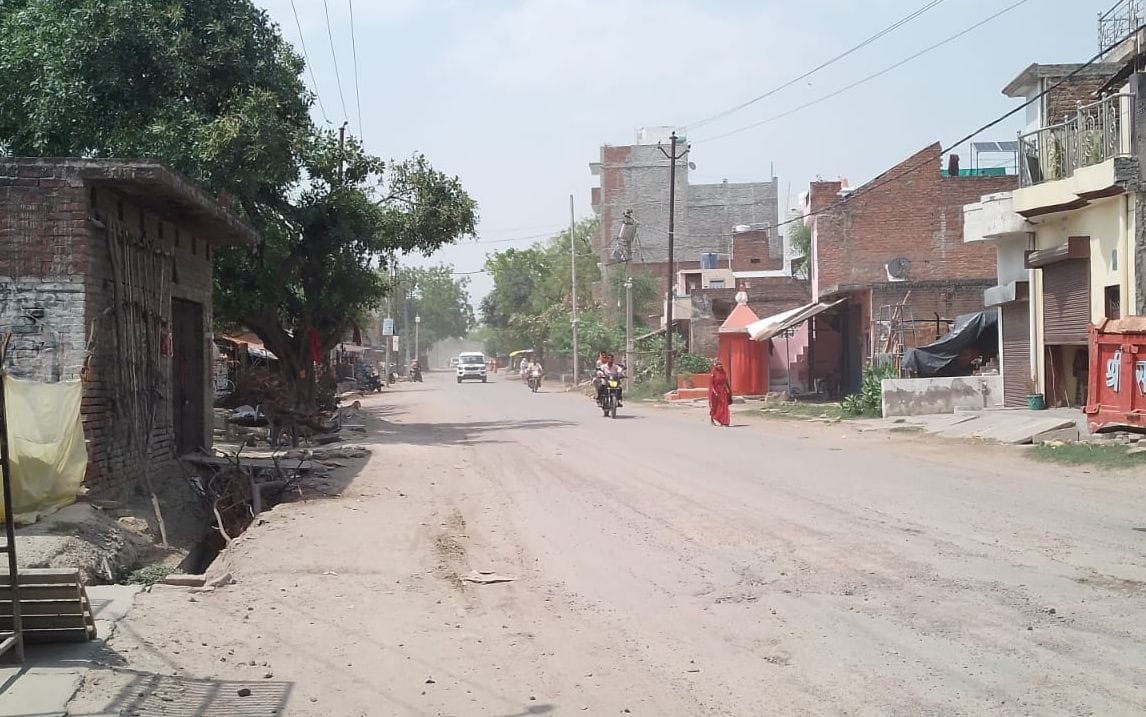 Banda-Bahraich highway in a dilapidated state in Lalganj