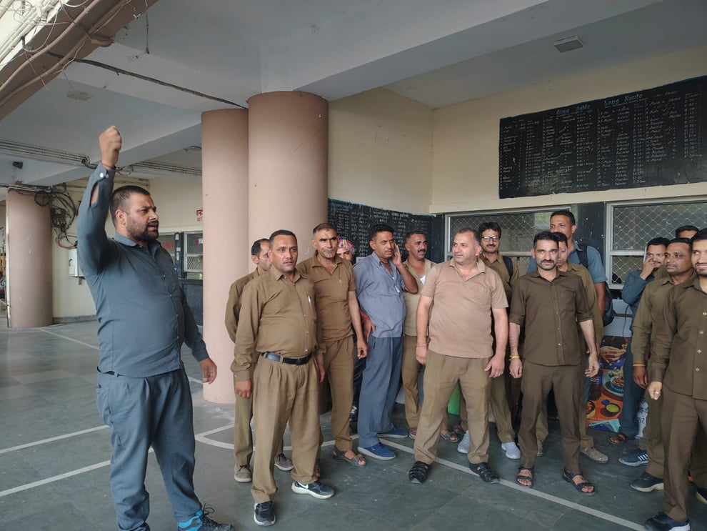 HRTC employees demand payment of outstanding dues.