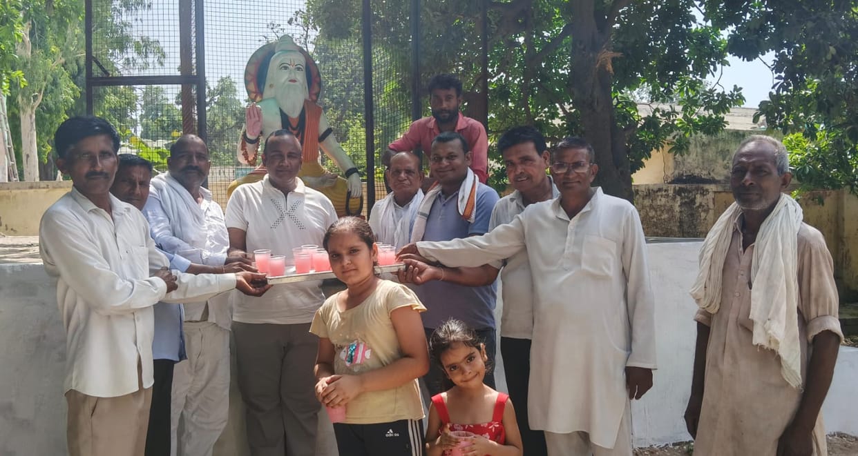 Maharshi Kashyap Seva Trust distributed Sharbat.