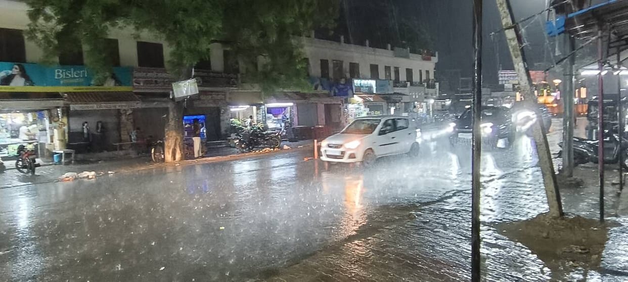 Dust storm amid scorching heat, night rain brings relief