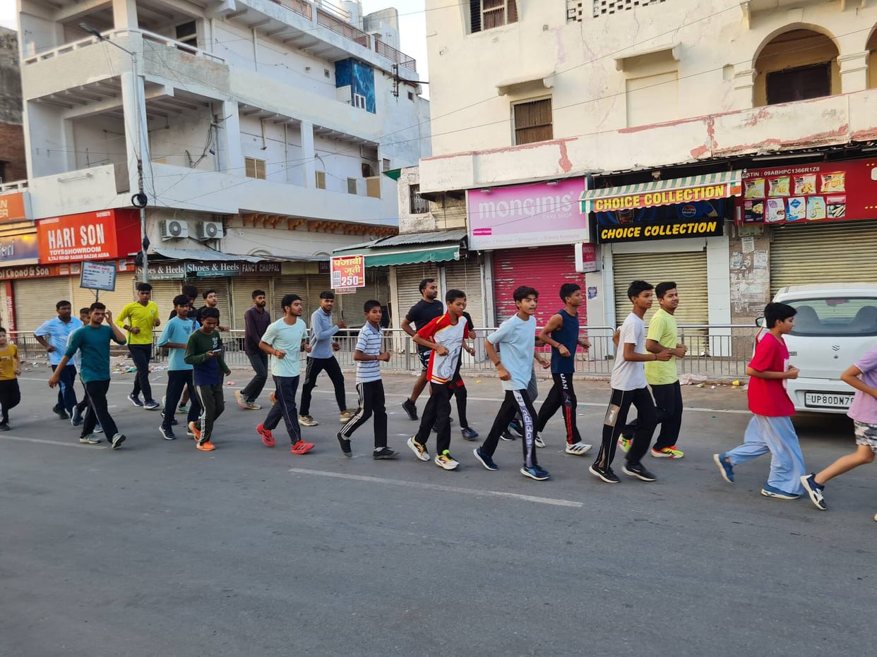 70 runners gave the message of environmental protection in the marathon.