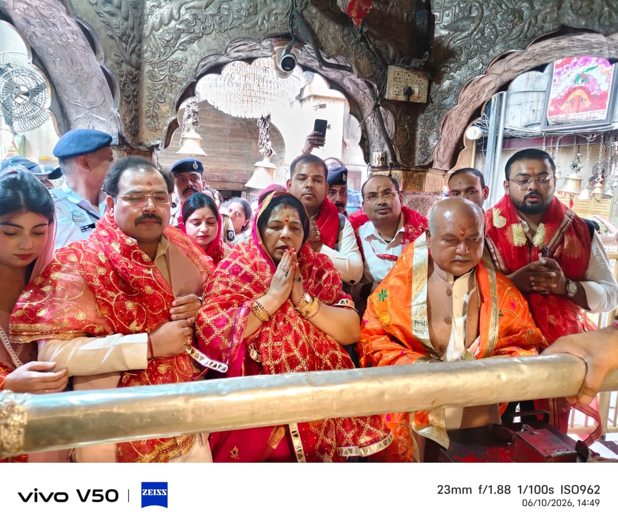 Madhya Pradesh Assembly Speaker Narendra Singh Tomar paid obeisance at the Maa Chintpurni Temple.